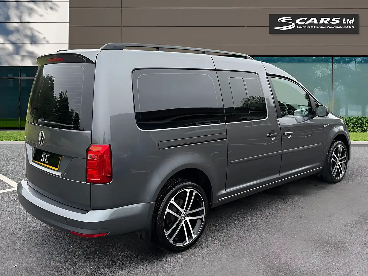 Used 2019 Volkswagen Caddy Maxi Life Grey - Interior and Exterior details 8