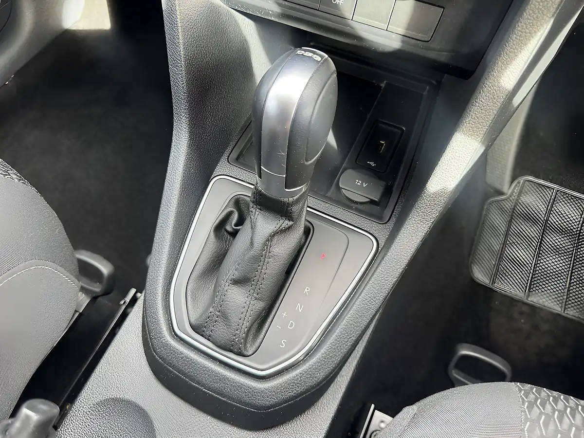 Used 2019 Volkswagen Caddy Maxi Life Silver - Interior and Exterior details 3