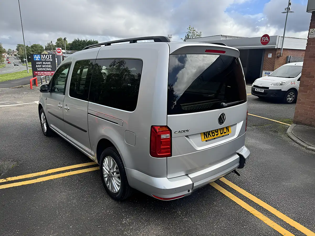 Used 2019 Volkswagen Caddy Maxi Life Silver - Interior and Exterior details 6