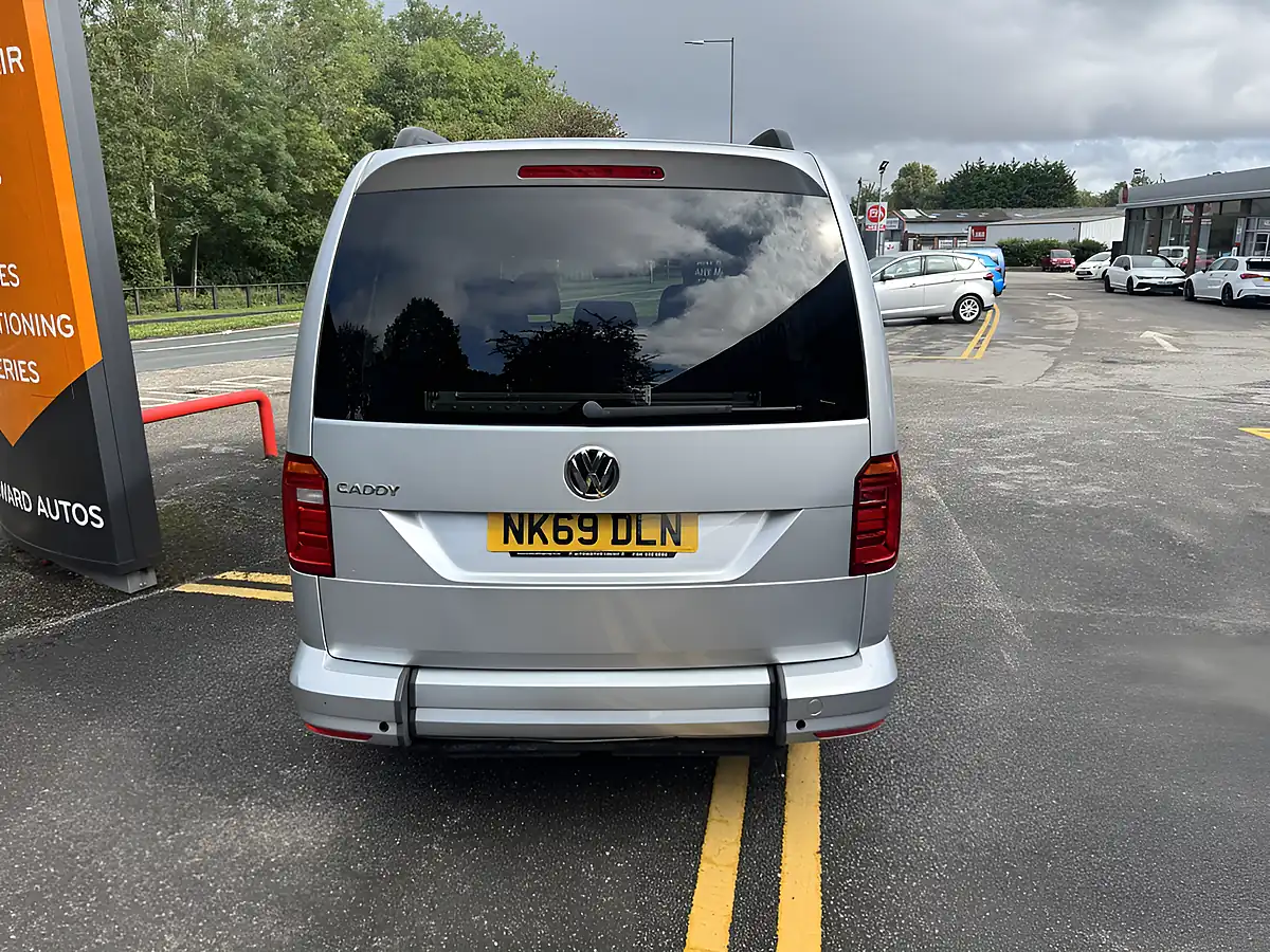 Used 2019 Volkswagen Caddy Maxi Life Silver - Interior and Exterior details 8