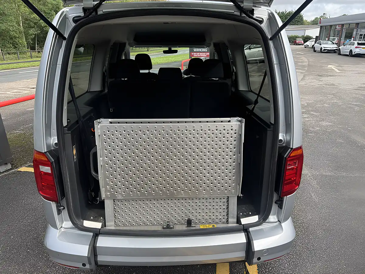 Used 2019 Volkswagen Caddy Maxi Life Silver - Interior and Exterior details 9