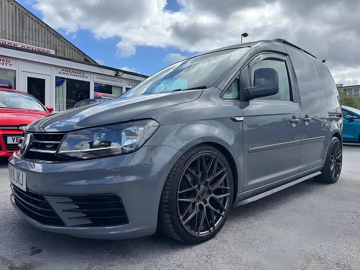 Used 2019 Volkswagen Caddy Startline Indium Grey - Interior and Exterior details 3