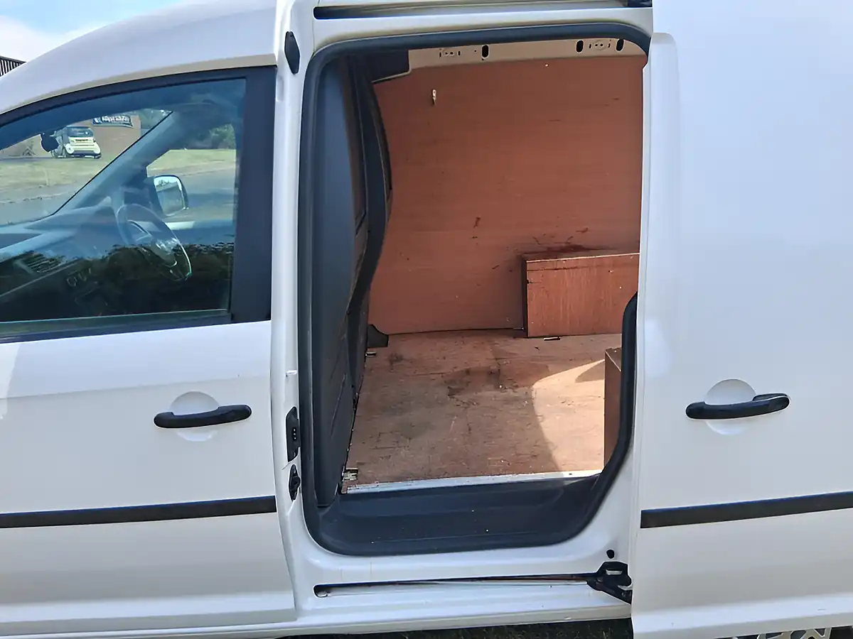 Used 2019 Volkswagen Caddy Startline White - Interior and Exterior details 10