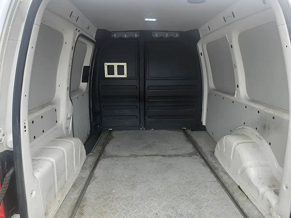 Used 2019 Volkswagen Caddy Stratline White - Interior and Exterior details 9