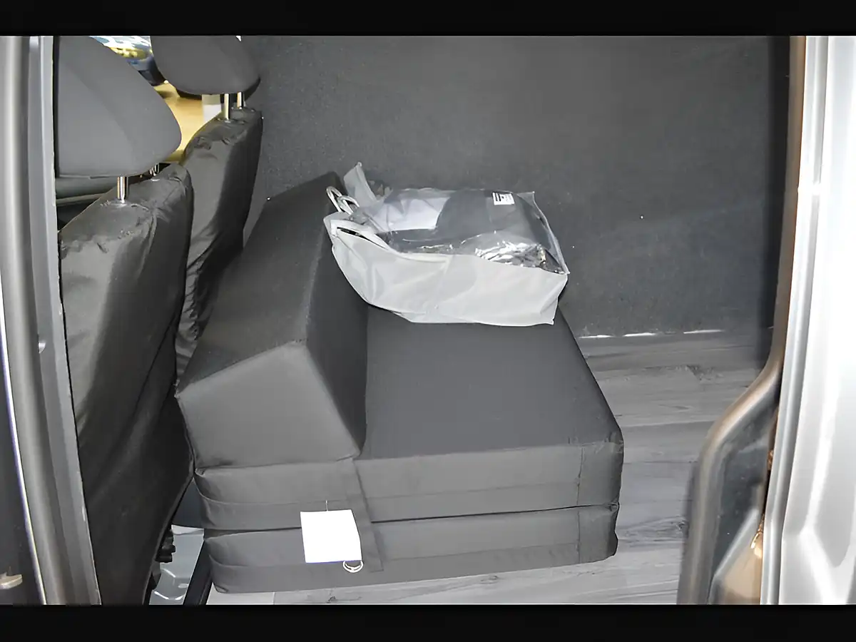 Used 2019 Volkswagen Caddy Trendline Indium Grey - Interior and Exterior details 15