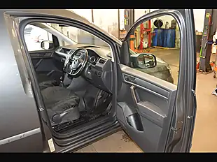 Used 2019 Volkswagen Caddy Trendline Indium Grey - Interior and Exterior details 17