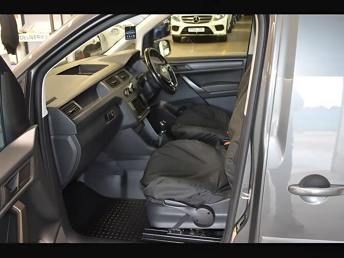 Used 2019 Volkswagen Caddy Trendline Indium Grey - Interior and Exterior details 18