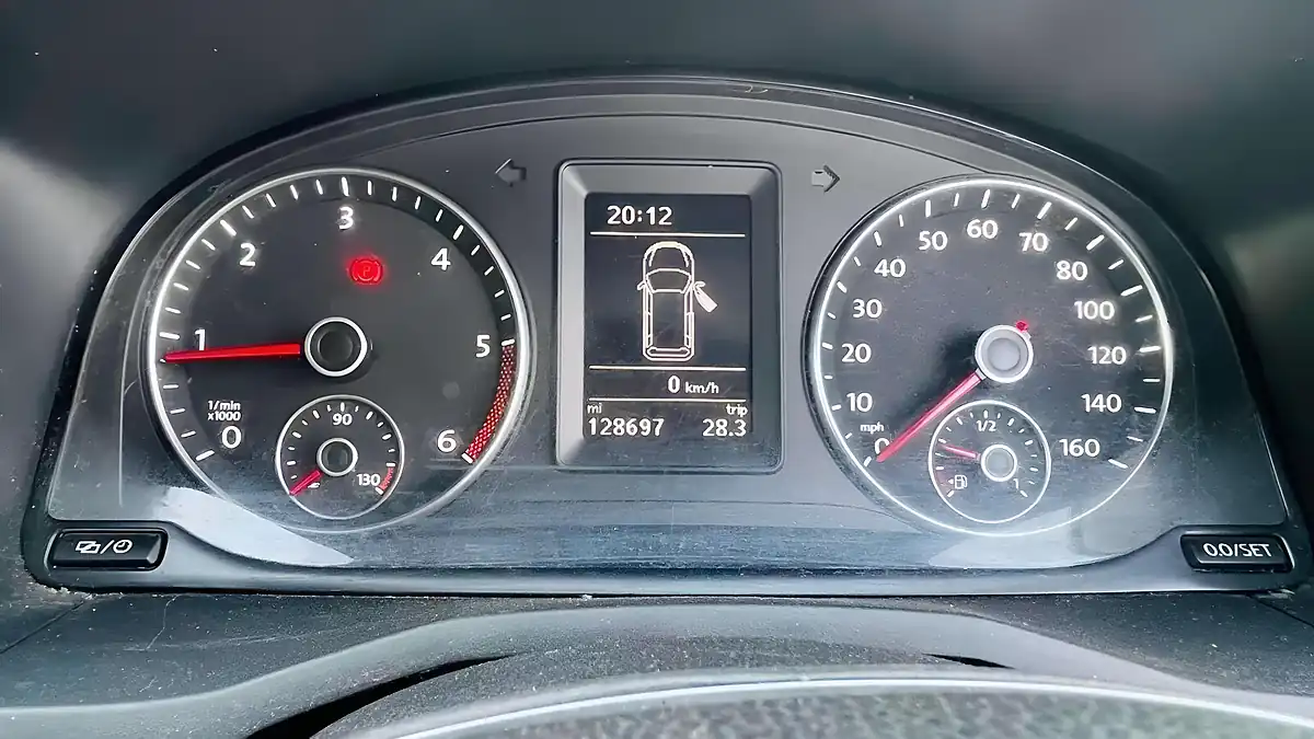 Used 2019 Volkswagen Caddy Trendline White - Interior and Exterior details 11