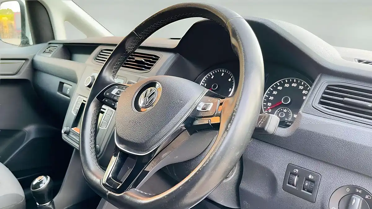 Used 2019 Volkswagen Caddy Trendline White - Interior and Exterior details 7