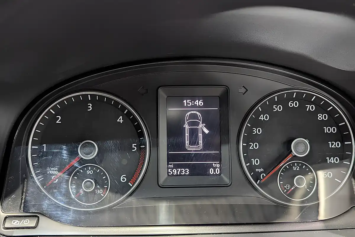 Used 2019 Volkswagen Caddy Trendline White - Interior and Exterior details 13
