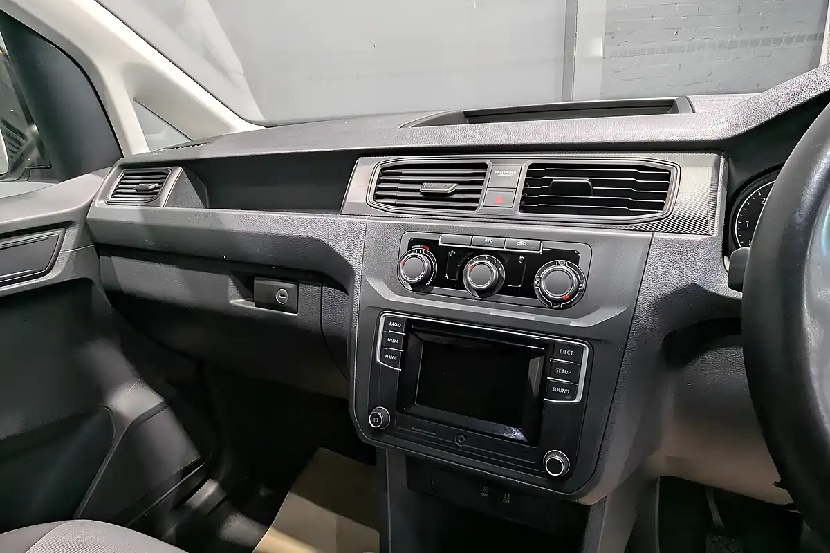 Used 2019 Volkswagen Caddy Trendline White - Interior and Exterior details 15