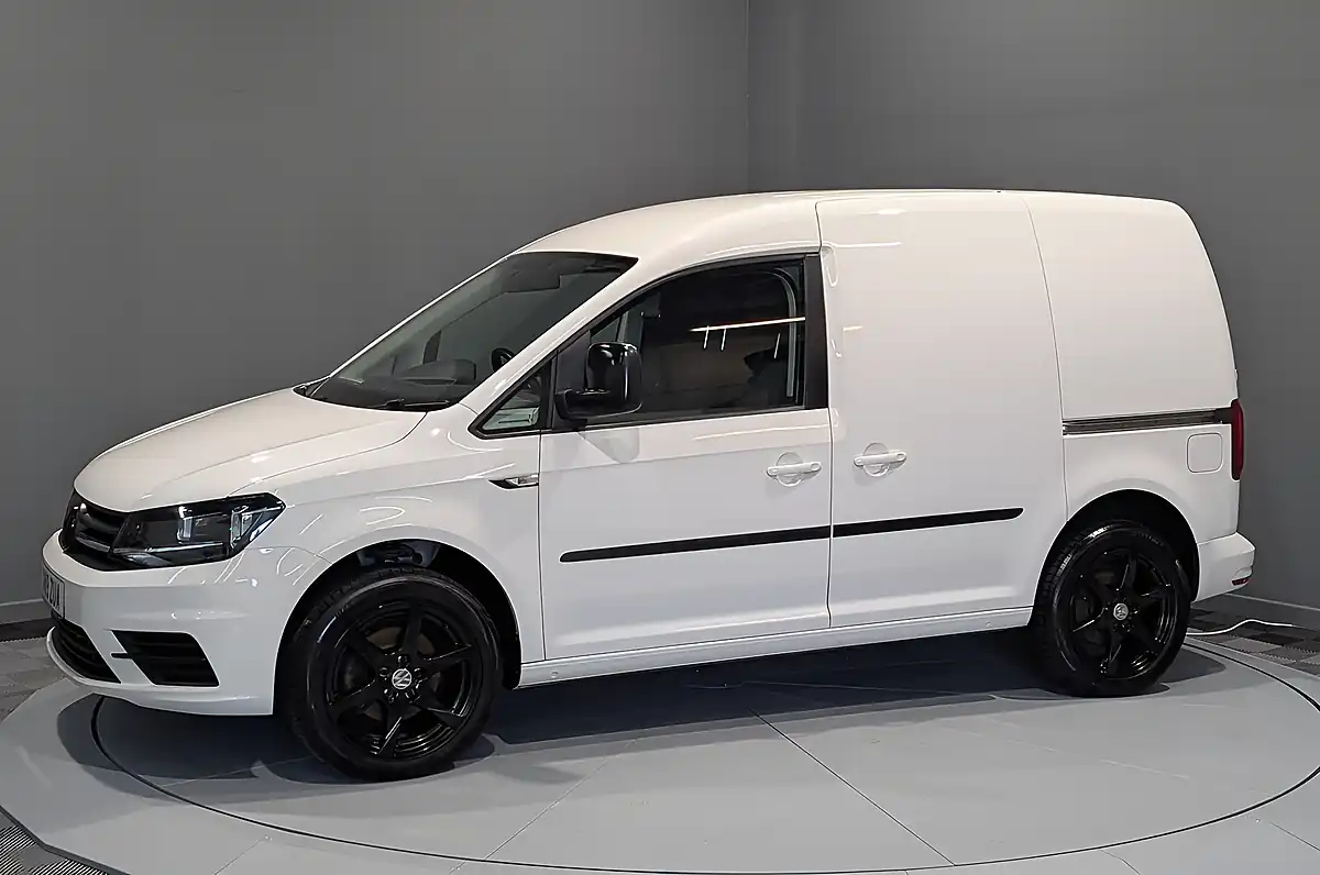 Used 2019 Volkswagen Caddy Trendline White - Interior and Exterior details 6