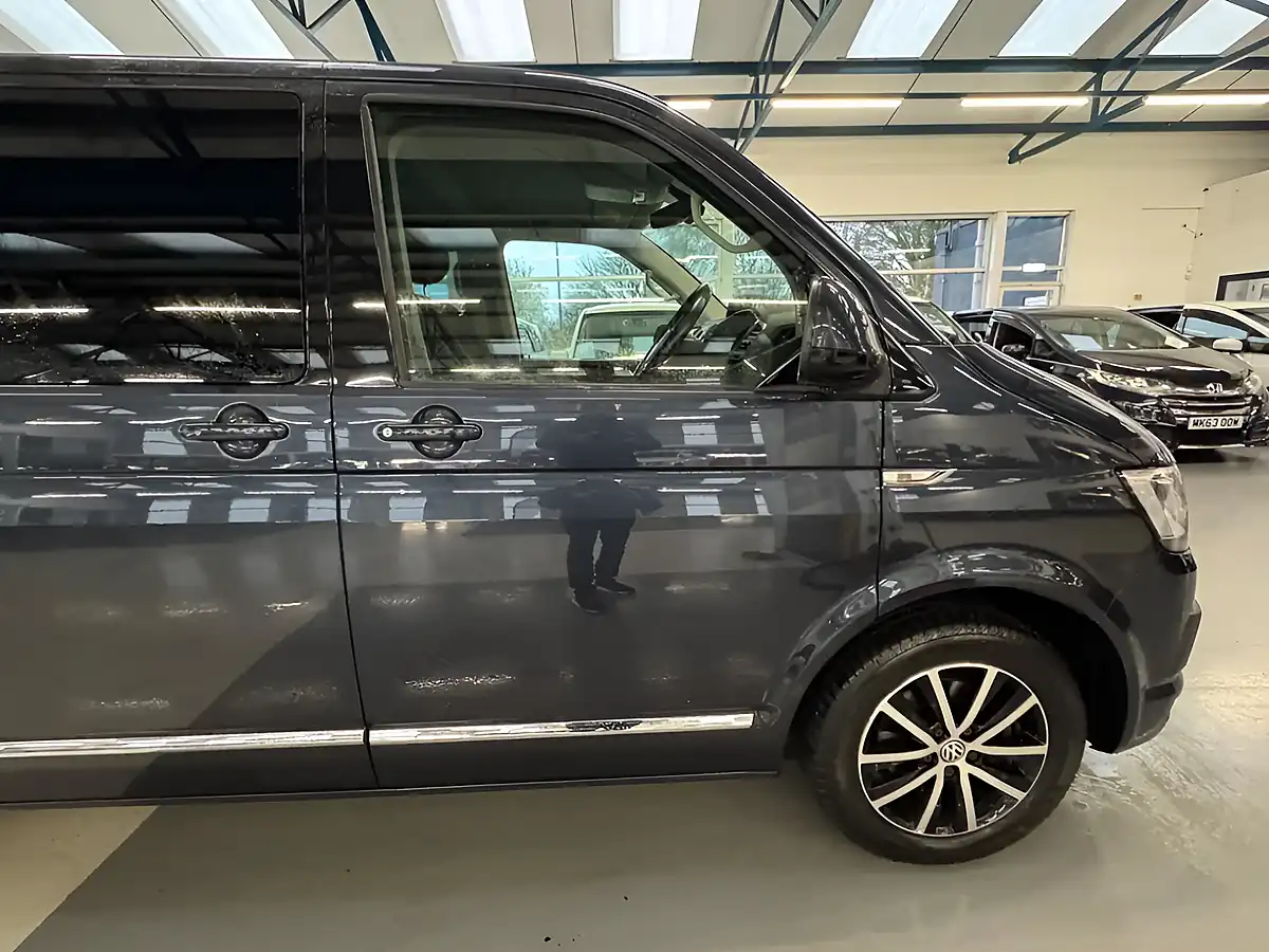 Used 2019 Volkswagen Caravelle Executive Blue - Interior and Exterior details 10
