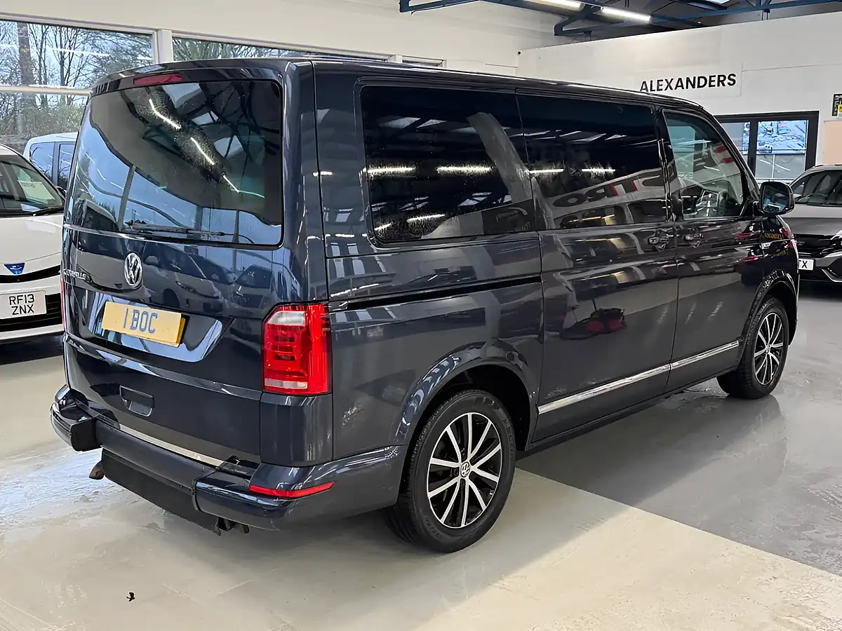 Used 2019 Volkswagen Caravelle Executive Blue - Interior and Exterior details 9