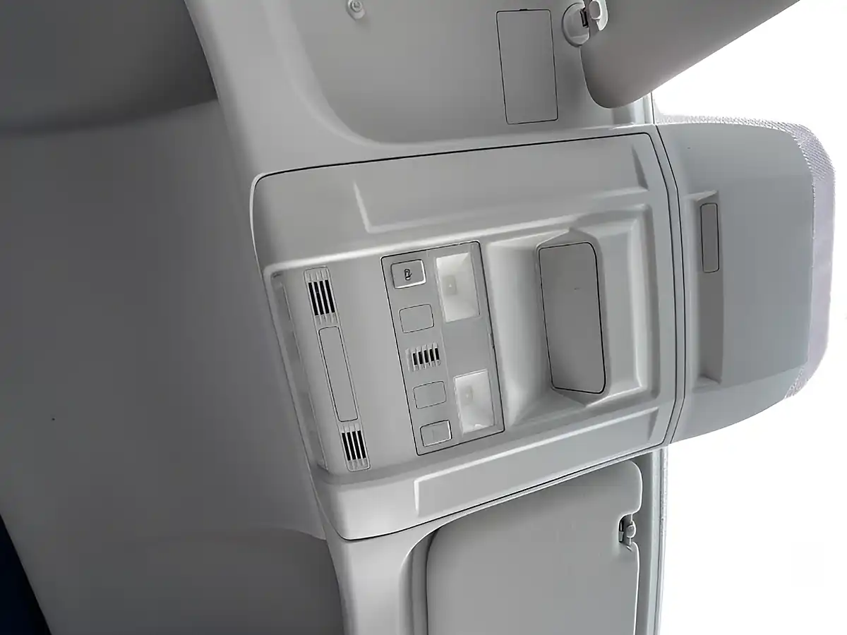 Used 2019 Volkswagen Crafter Startline White - Interior and Exterior details 11