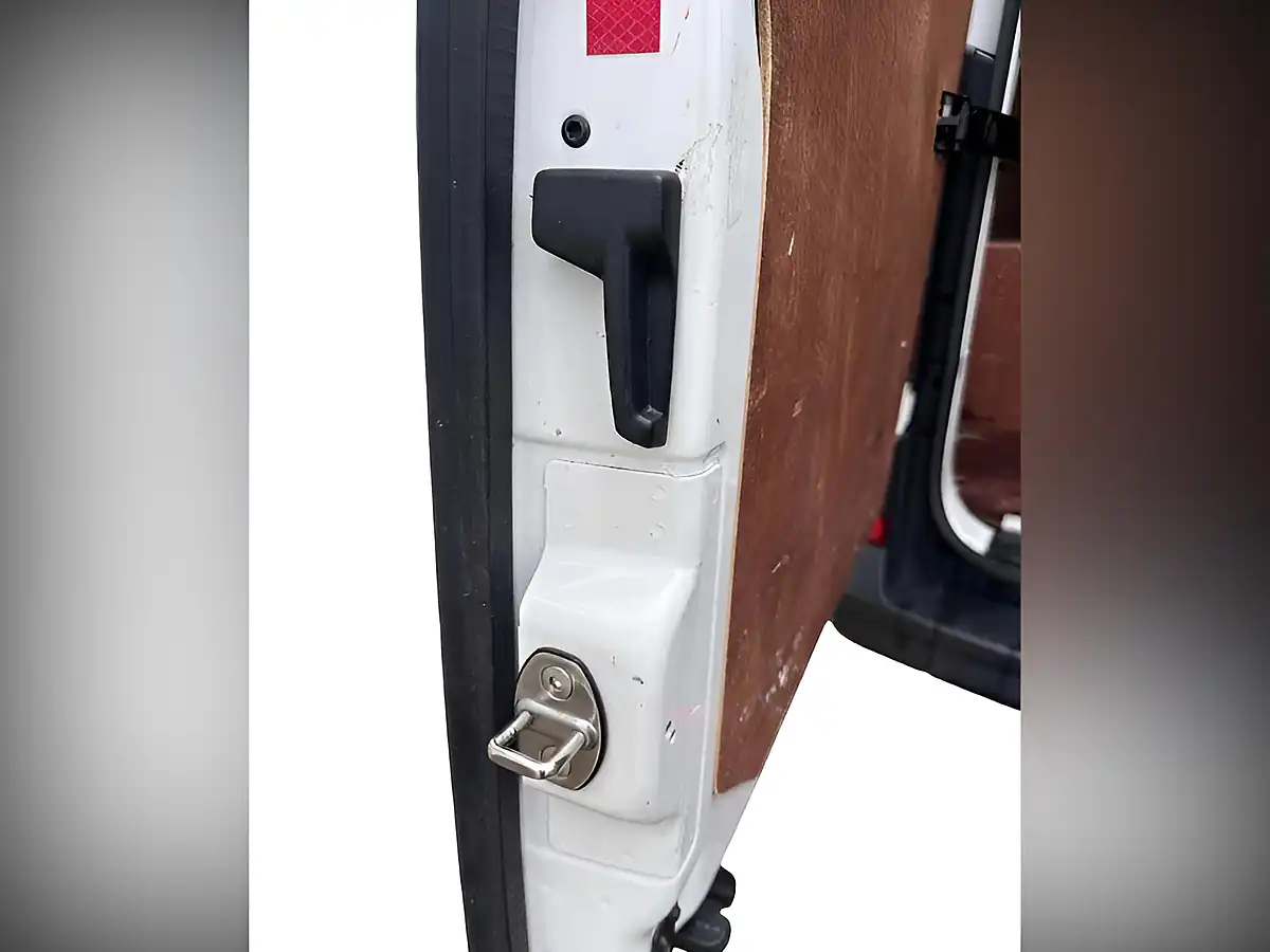 Used 2019 Volkswagen Crafter Startline White - Interior and Exterior details 13
