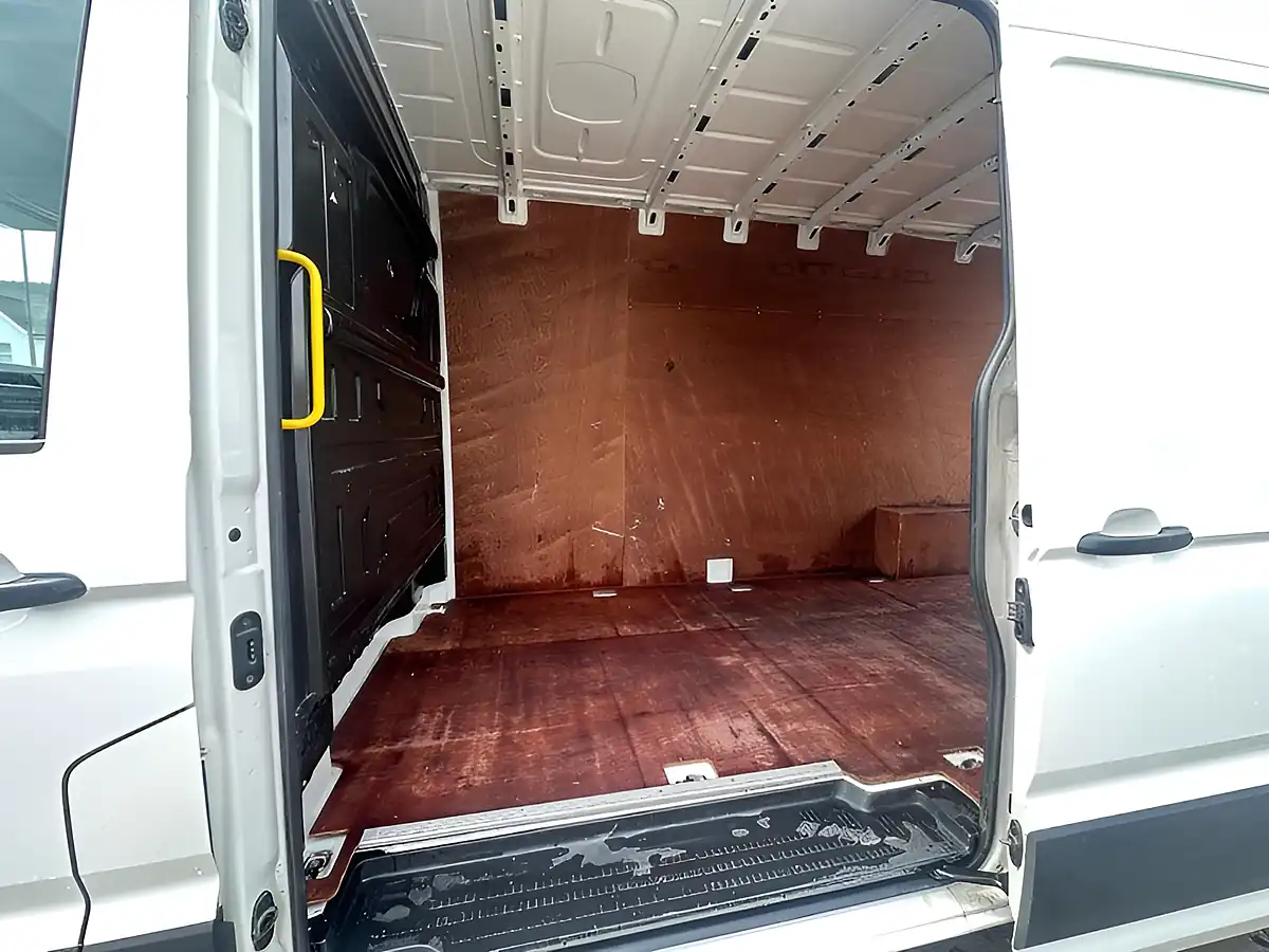 Used 2019 Volkswagen Crafter Startline White - Interior and Exterior details 14