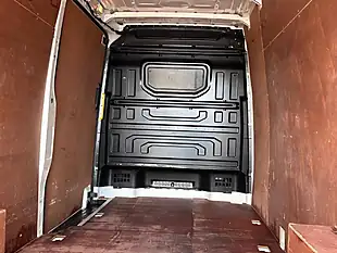 Used 2019 Volkswagen Crafter Startline White - Interior and Exterior details 16