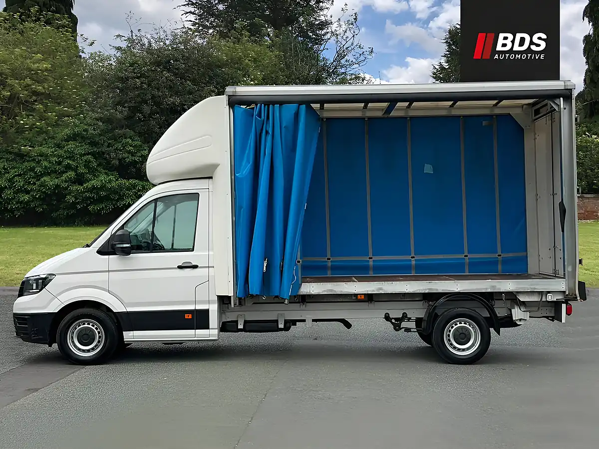 Used 2019 Volkswagen Crafter Startline White - Interior and Exterior details 11