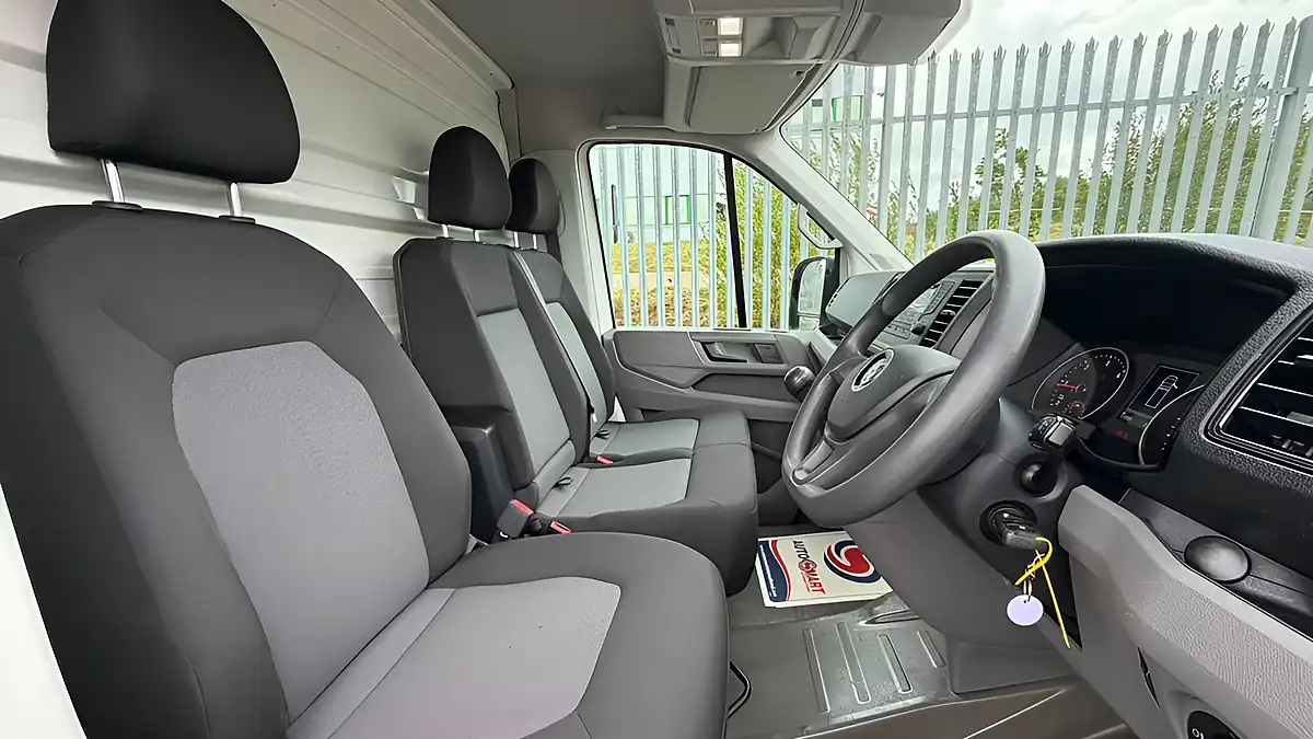 Used 2019 Volkswagen Crafter Startline White - Interior and Exterior details 15