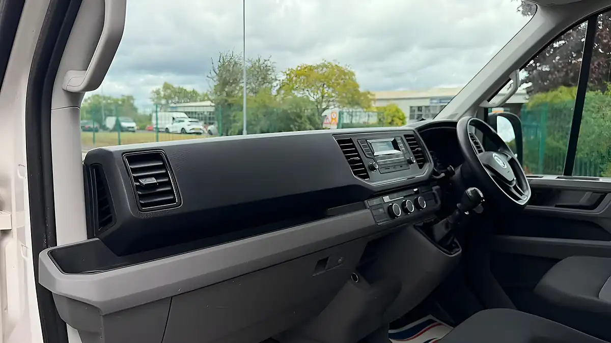 Used 2019 Volkswagen Crafter Startline White - Interior and Exterior details 17