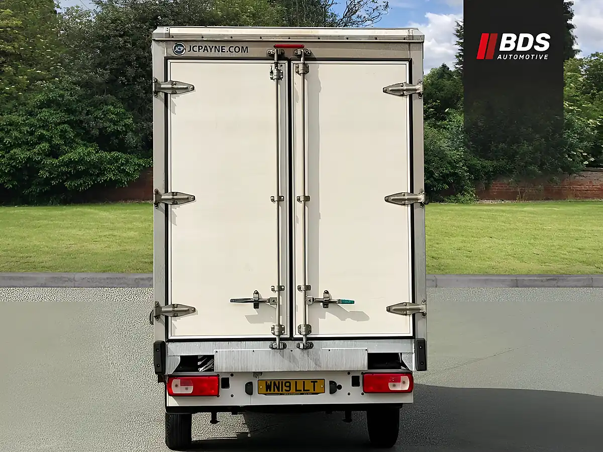 Used 2019 Volkswagen Crafter Startline White - Interior and Exterior details 5
