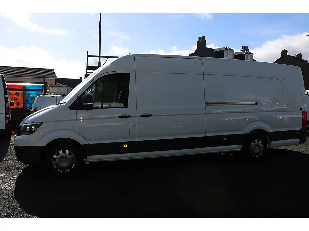 Used 2019 Volkswagen Crafter Startline White - Interior and Exterior details 4