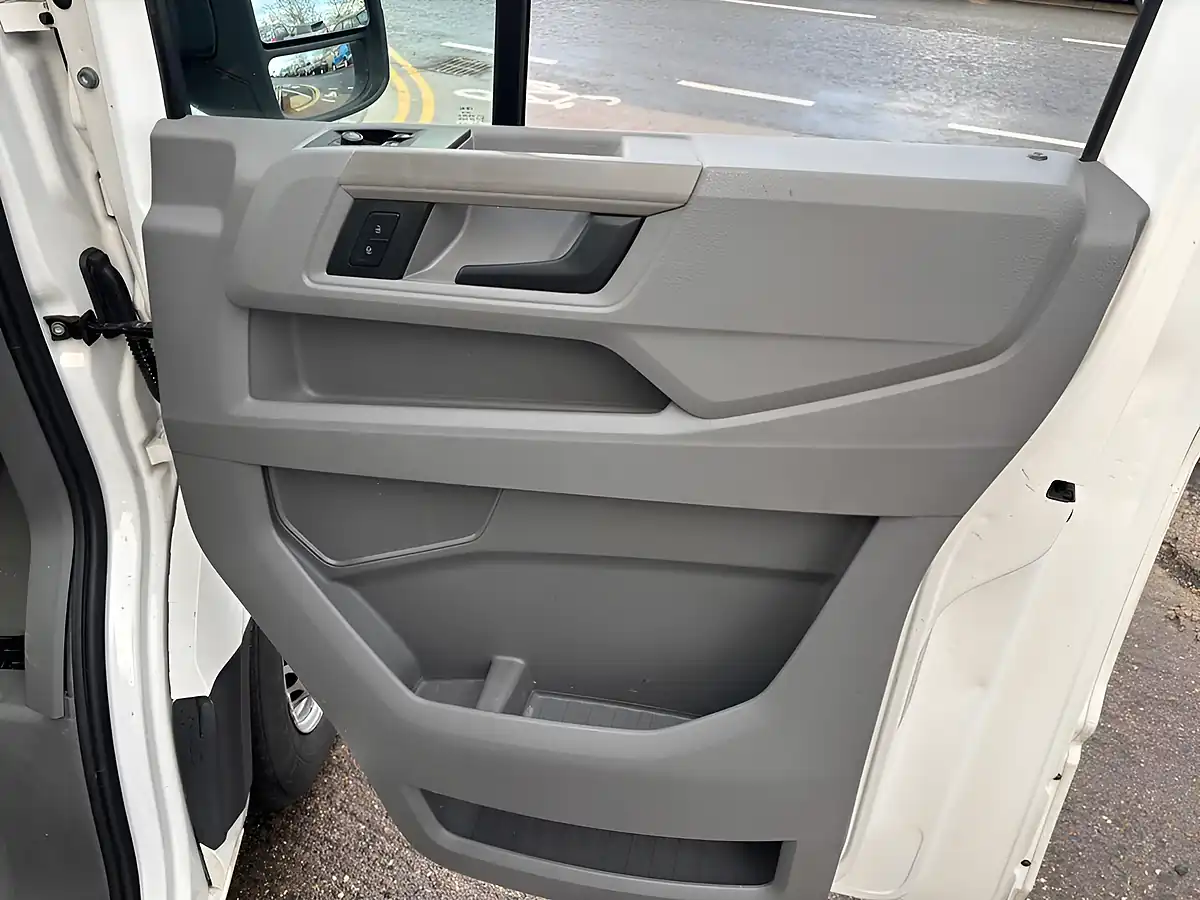 Used 2019 Volkswagen Crafter Trendline Maxi White - Interior and Exterior details 13