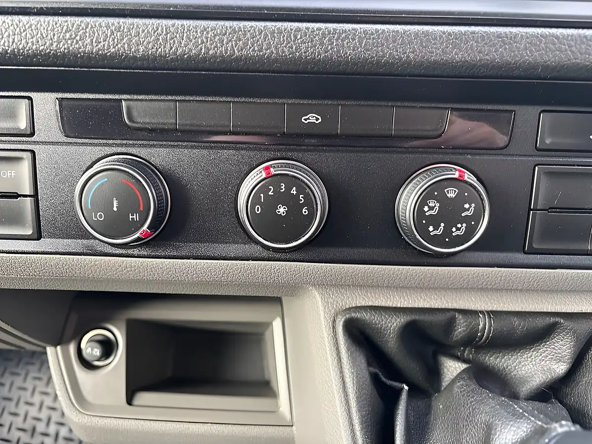Used 2019 Volkswagen Crafter Trendline Maxi White - Interior and Exterior details 19