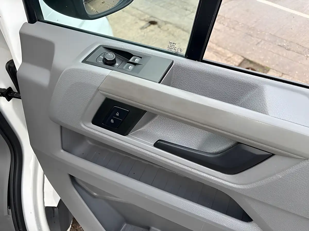 Used 2019 Volkswagen Crafter Trendline Maxi White - Interior and Exterior details 8