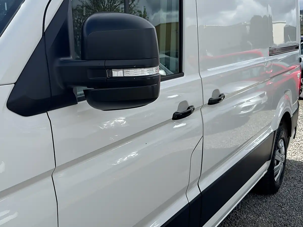 Used 2019 Volkswagen Crafter Trendline White - Interior and Exterior details 12