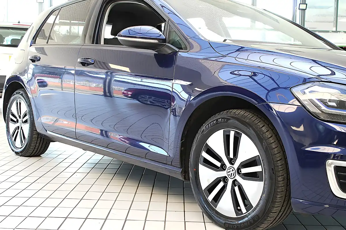 Used 2019 Volkswagen E-Golf Hatchback Atlantic Blue - Interior and Exterior details 11