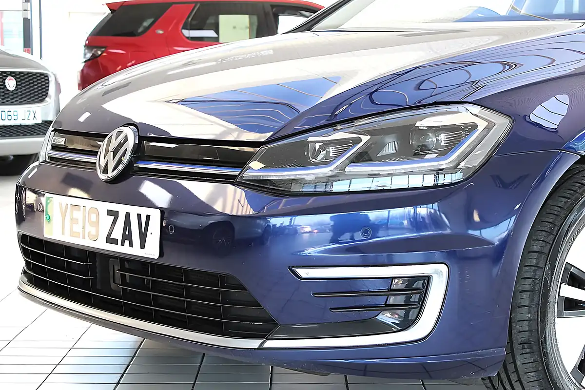 Used 2019 Volkswagen E-Golf Hatchback Atlantic Blue - Interior and Exterior details 4