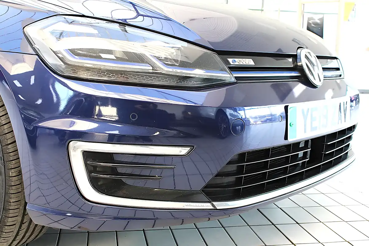 Used 2019 Volkswagen E-Golf Hatchback Atlantic Blue - Interior and Exterior details 9