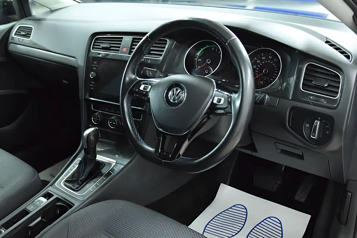 Used 2019 Volkswagen E-Golf Hatchback Black - Interior and Exterior details 8