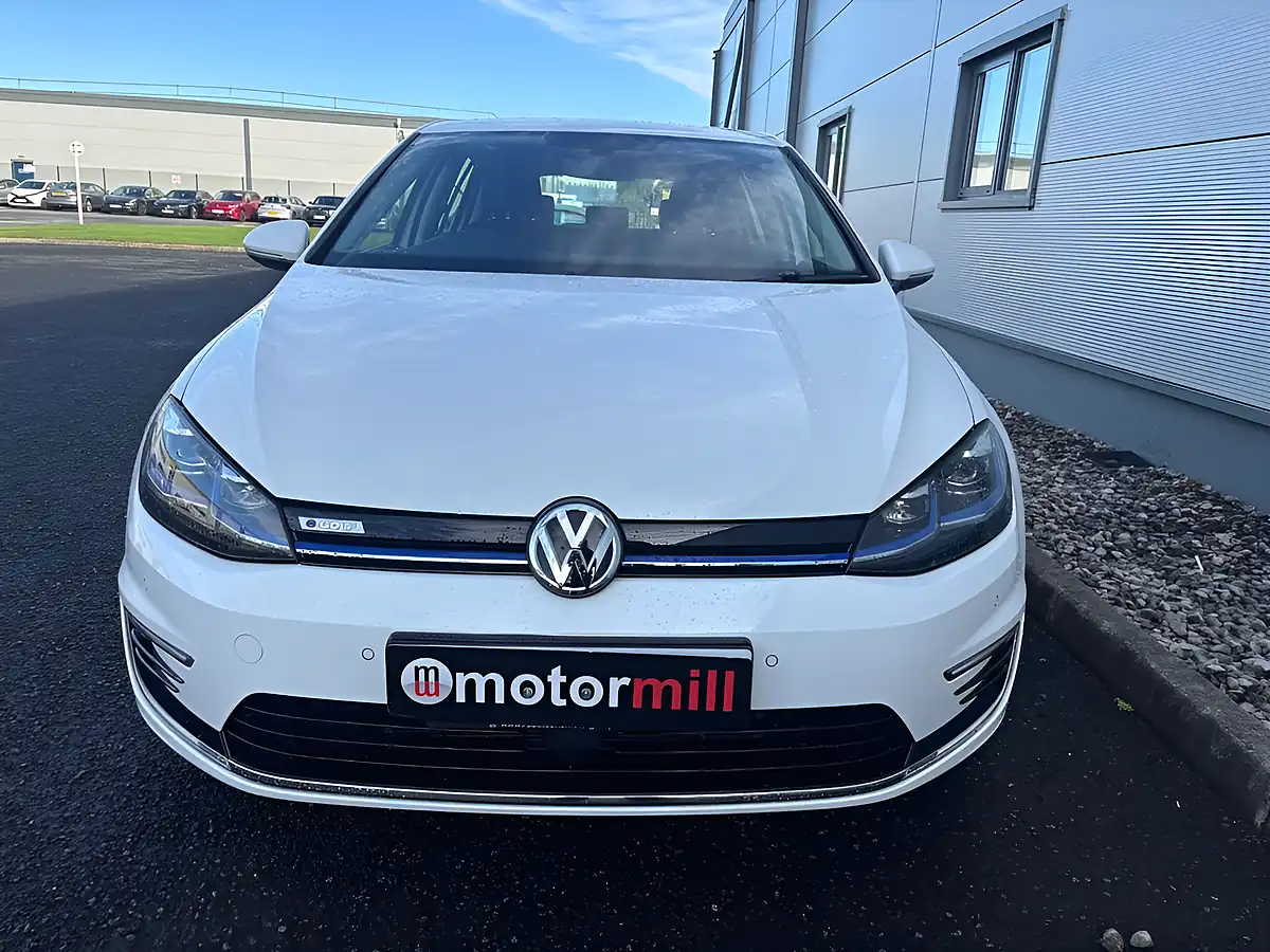 Used 2019 Volkswagen E-Golf Hatchback White - Interior and Exterior details 12