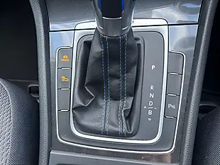 Used 2019 Volkswagen E-Golf Hatchback White - Interior and Exterior details 15