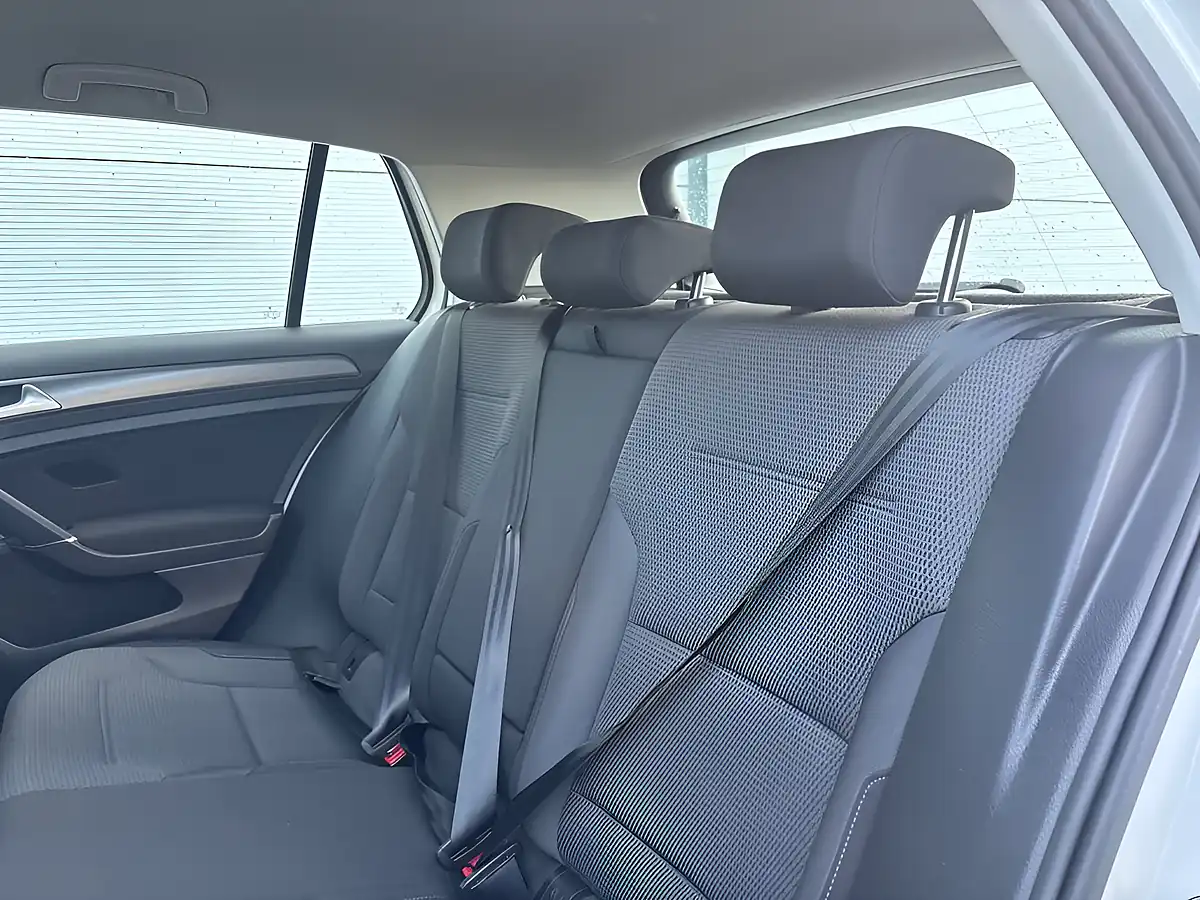 Used 2019 Volkswagen E-Golf Hatchback White - Interior and Exterior details 19
