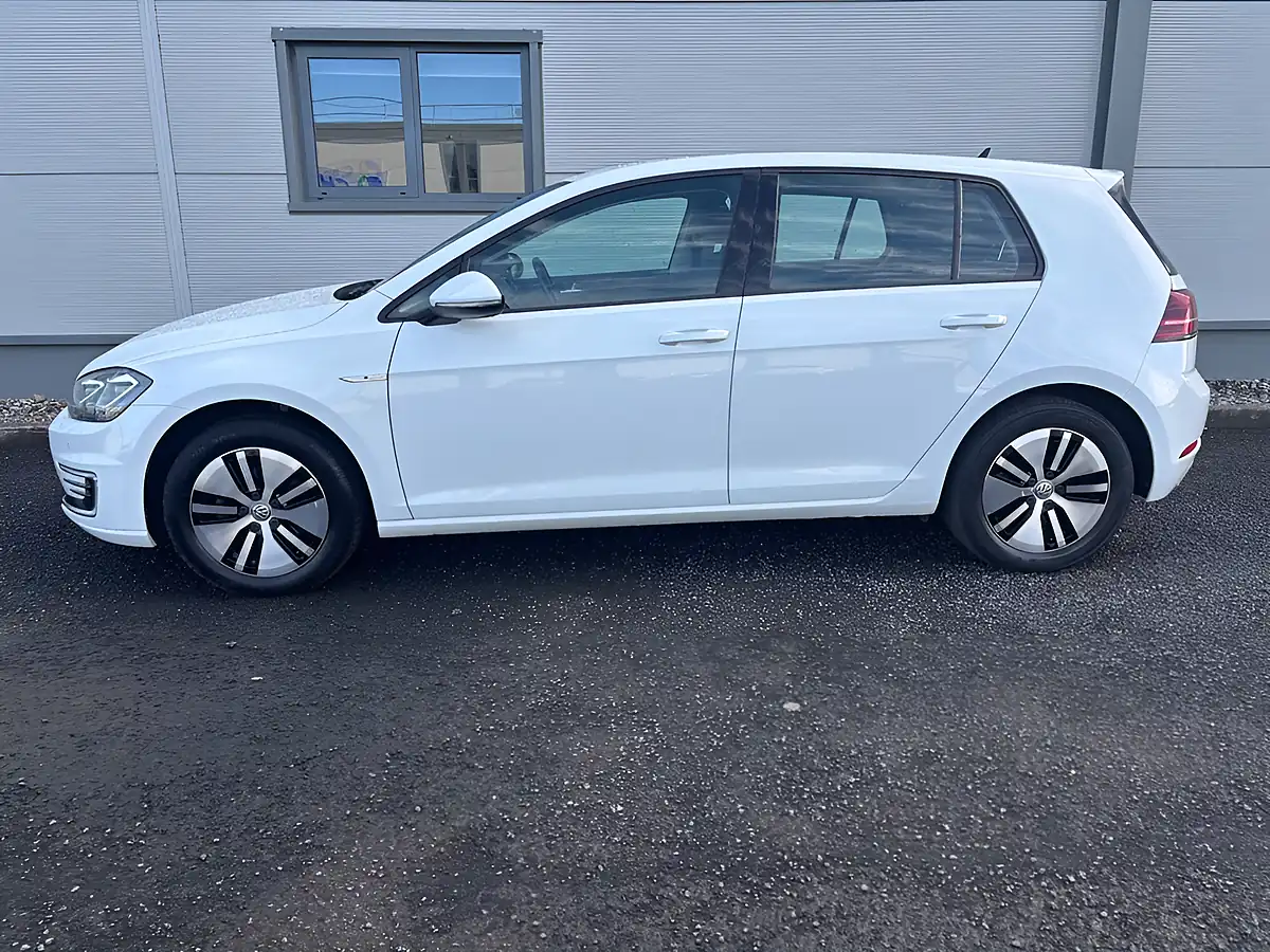 Used 2019 Volkswagen E-Golf Hatchback White - Interior and Exterior details 5