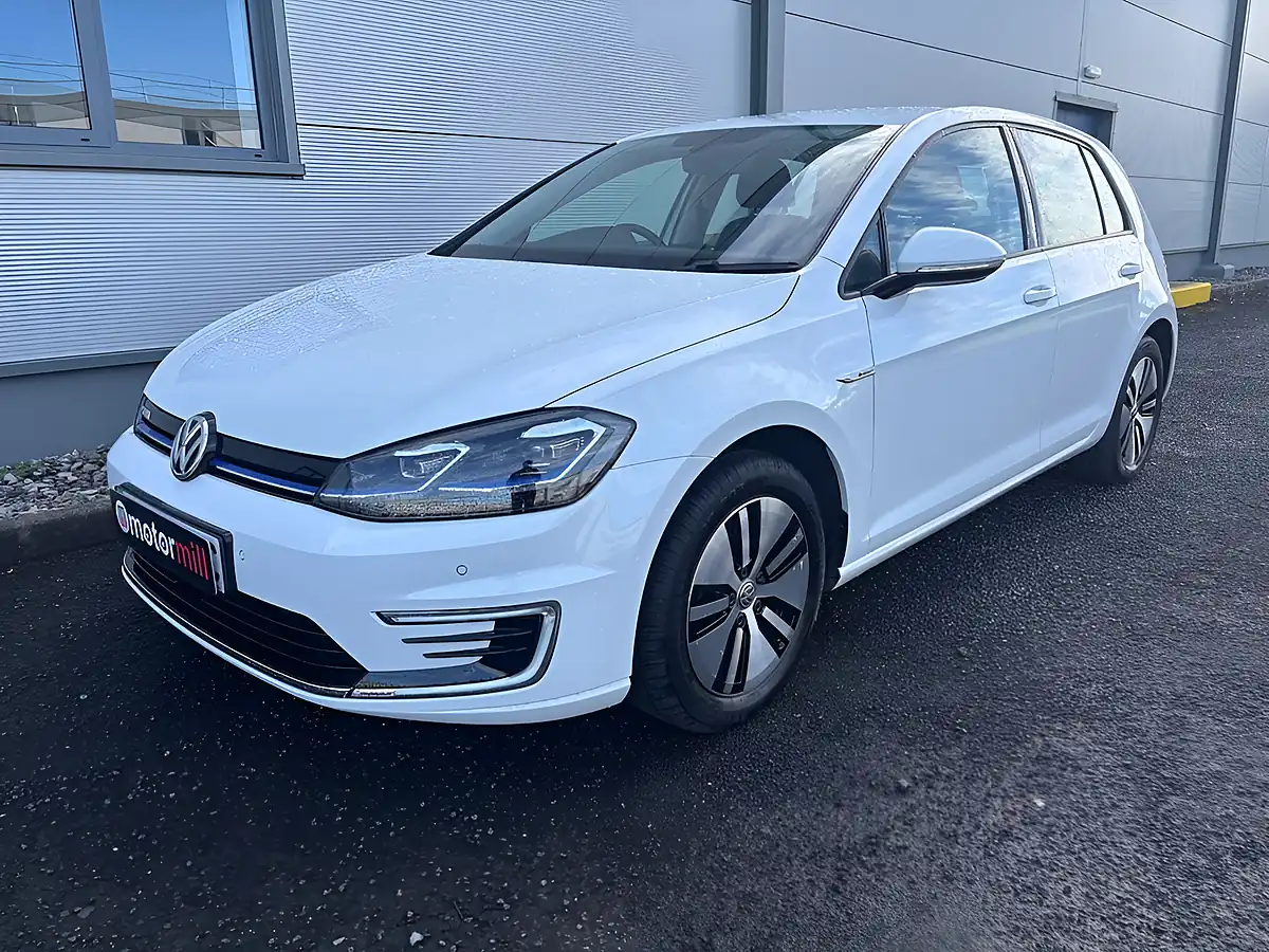 Used 2019 Volkswagen E-Golf Hatchback White - Interior and Exterior details 7