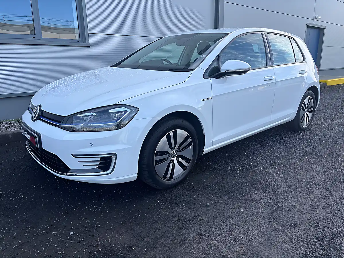 Used 2019 Volkswagen E-Golf Hatchback White - Interior and Exterior details 8