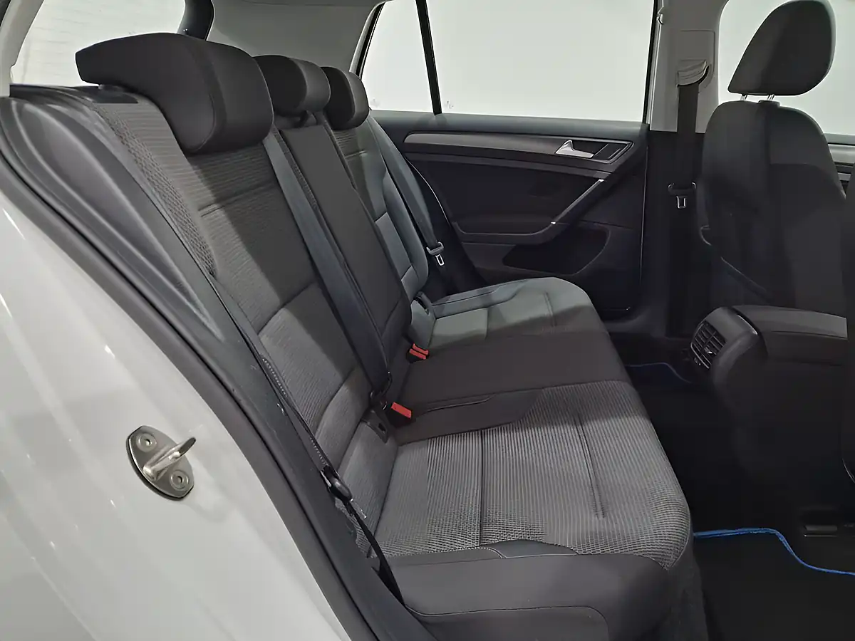 Used 2019 Volkswagen E-Golf White - Interior and Exterior details 11