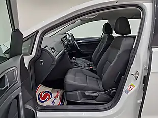 Used 2019 Volkswagen E-Golf White - Interior and Exterior details 13