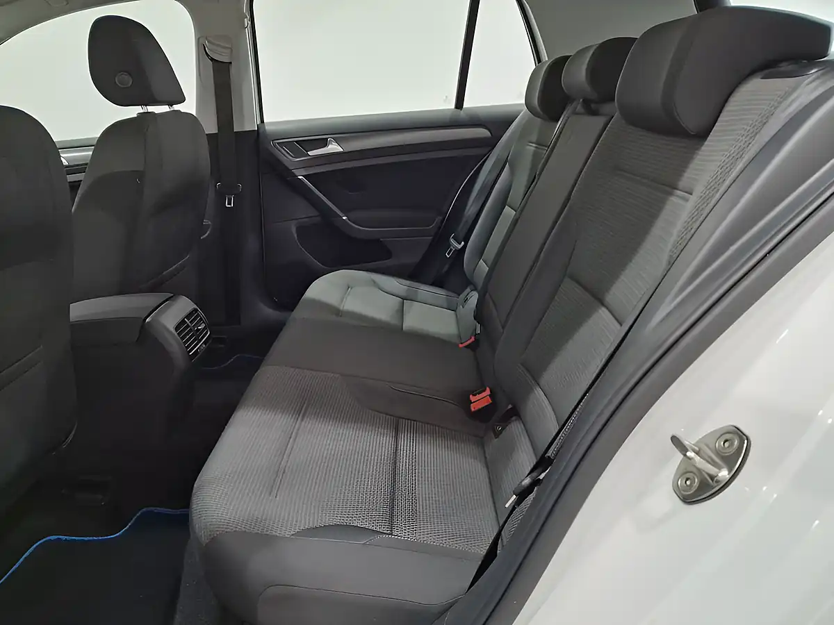Used 2019 Volkswagen E-Golf White - Interior and Exterior details 15