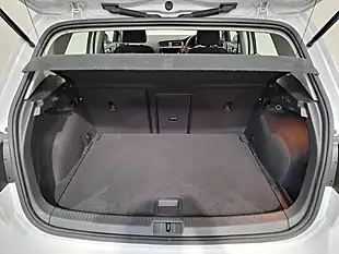 Used 2019 Volkswagen E-Golf White - Interior and Exterior details 16