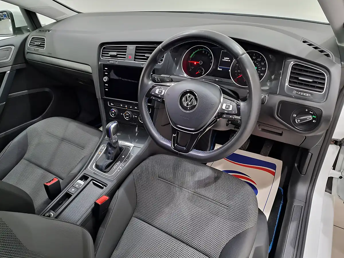 Used 2019 Volkswagen E-Golf White - Interior and Exterior details 19