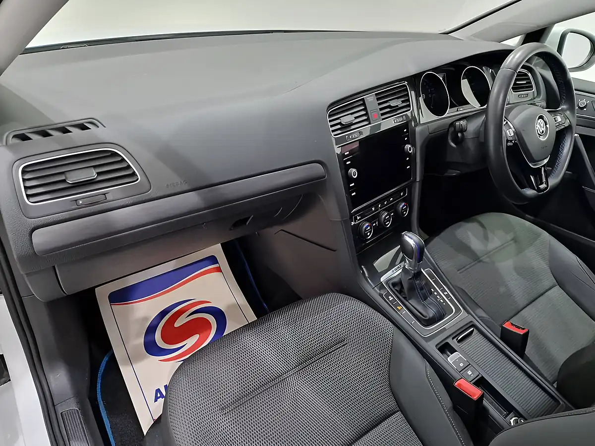 Used 2019 Volkswagen E-Golf White - Interior and Exterior details 20