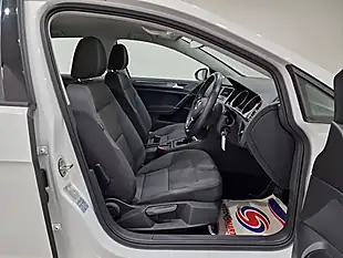 Used 2019 Volkswagen E-Golf White - Interior and Exterior details 9