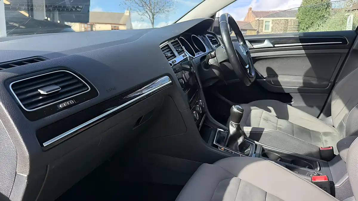 Used 2019 Volkswagen Golf GT Indium Grey Metallic - Interior and Exterior details 15
