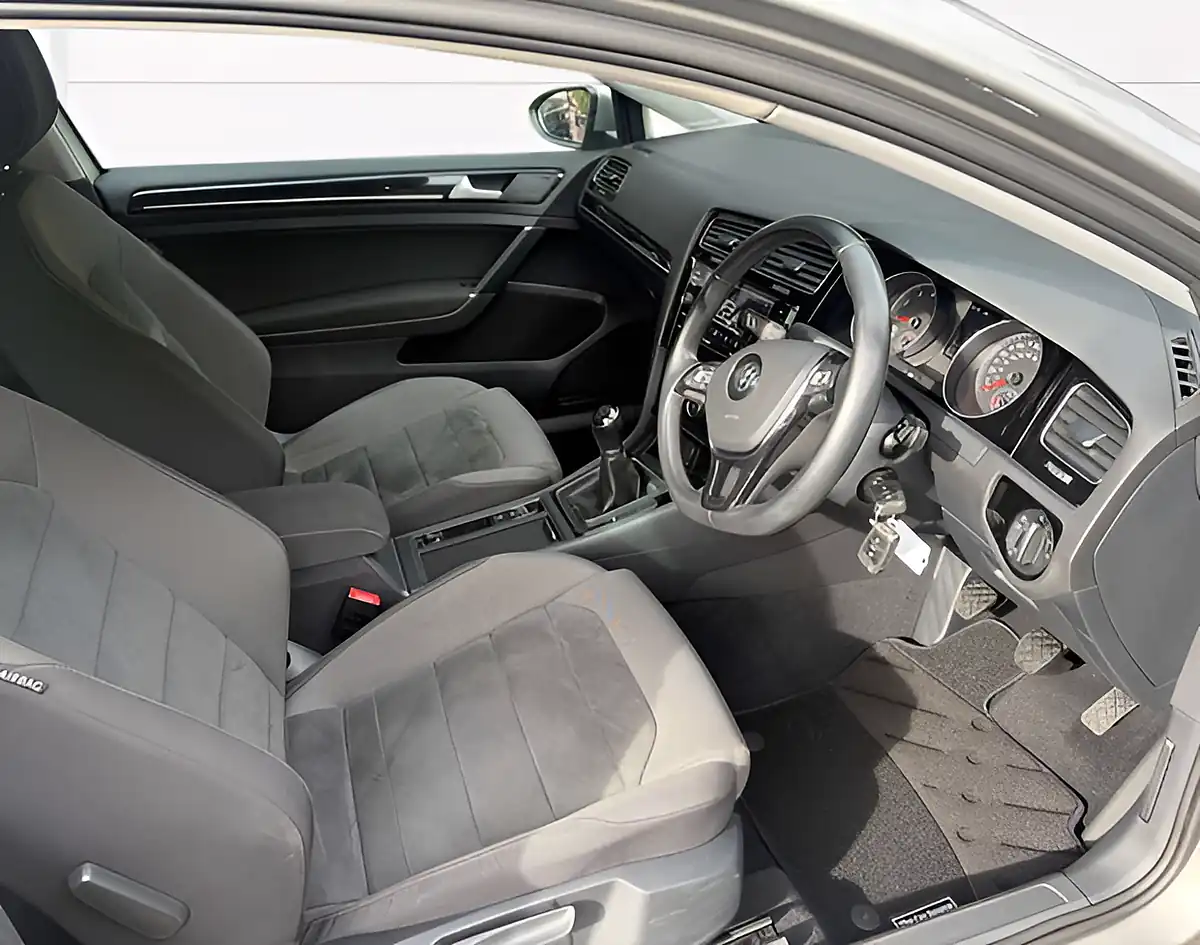 Used 2019 Volkswagen Golf GT Tungsten Silver - Interior and Exterior details 10